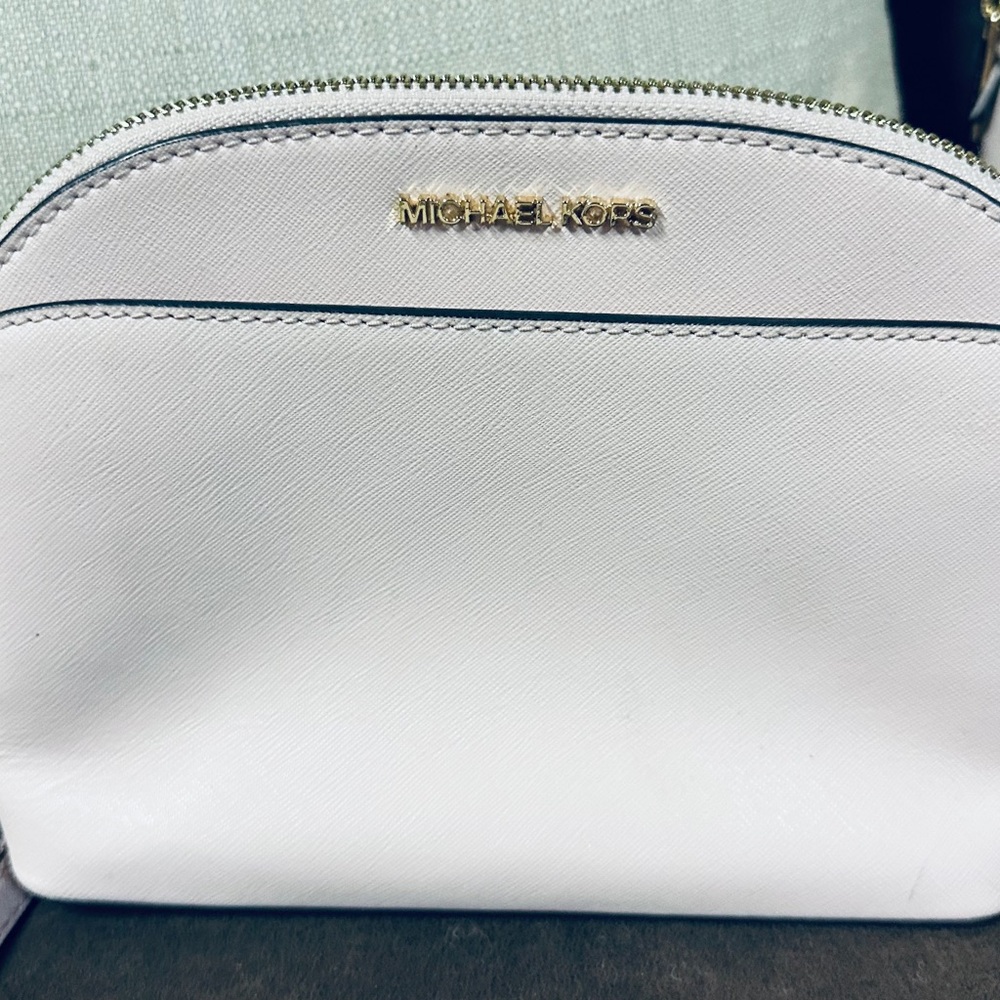 MICHAEL KORS pinke Saffiano Dome Crossbody with Gold Hardware